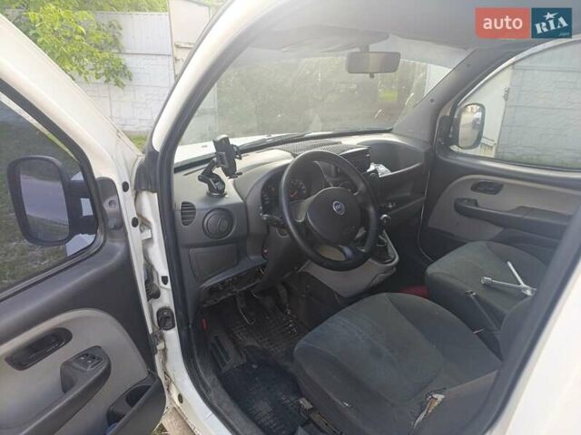 Белый Фиат Добло, объемом двигателя 1.9 л и пробегом 340 тыс. км за 5600 $, фото 7 на Automoto.ua