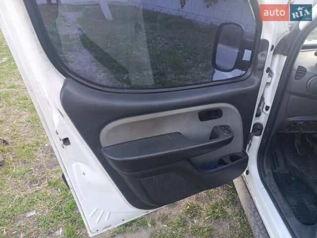 Белый Фиат Добло, объемом двигателя 1.9 л и пробегом 340 тыс. км за 5600 $, фото 12 на Automoto.ua
