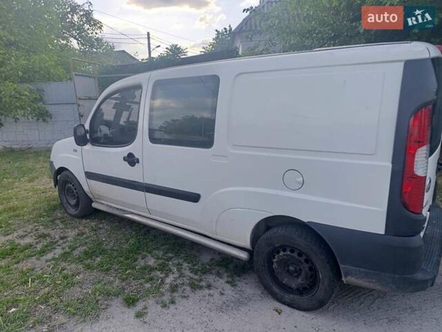 Белый Фиат Добло, объемом двигателя 1.9 л и пробегом 340 тыс. км за 5600 $, фото 6 на Automoto.ua