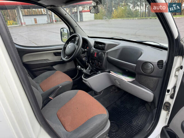 Білий Фіат Добло, об'ємом двигуна 1.3 л та пробігом 317 тис. км за 4650 $, фото 17 на Automoto.ua