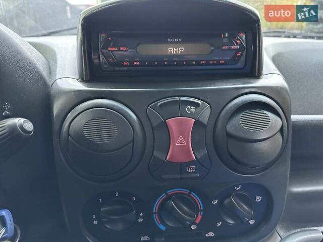 Белый Фиат Добло, объемом двигателя 1.9 л и пробегом 189 тыс. км за 5990 $, фото 31 на Automoto.ua