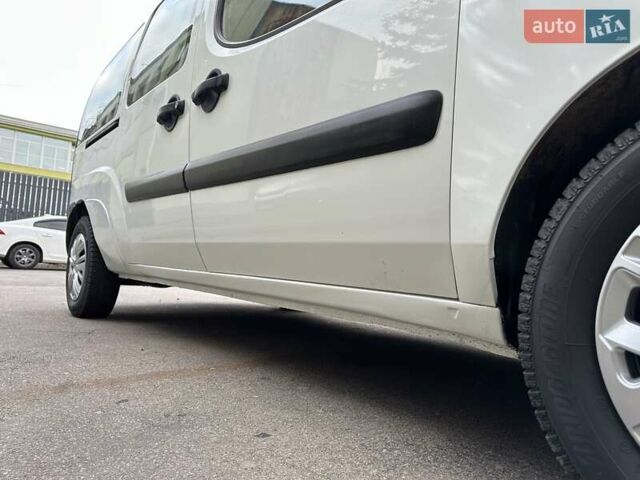 Белый Фиат Добло, объемом двигателя 1.9 л и пробегом 189 тыс. км за 5990 $, фото 14 на Automoto.ua