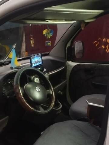 Белый Фиат Добло, объемом двигателя 1.3 л и пробегом 246 тыс. км за 4500 $, фото 19 на Automoto.ua