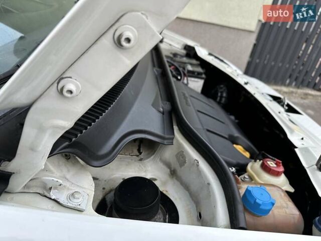 Белый Фиат Добло, объемом двигателя 1.9 л и пробегом 189 тыс. км за 5990 $, фото 37 на Automoto.ua