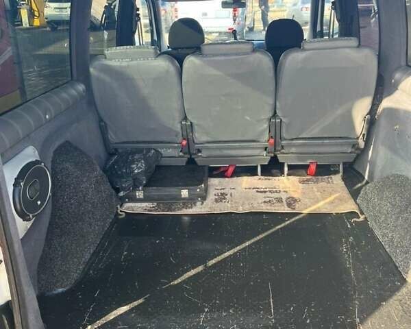 Белый Фиат Добло, объемом двигателя 1.3 л и пробегом 354 тыс. км за 4200 $, фото 4 на Automoto.ua