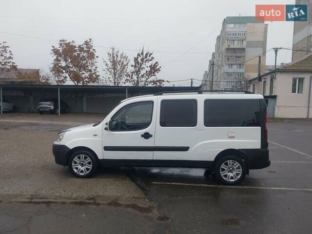 Белый Фиат Добло, объемом двигателя 1.9 л и пробегом 216 тыс. км за 4900 $, фото 2 на Automoto.ua
