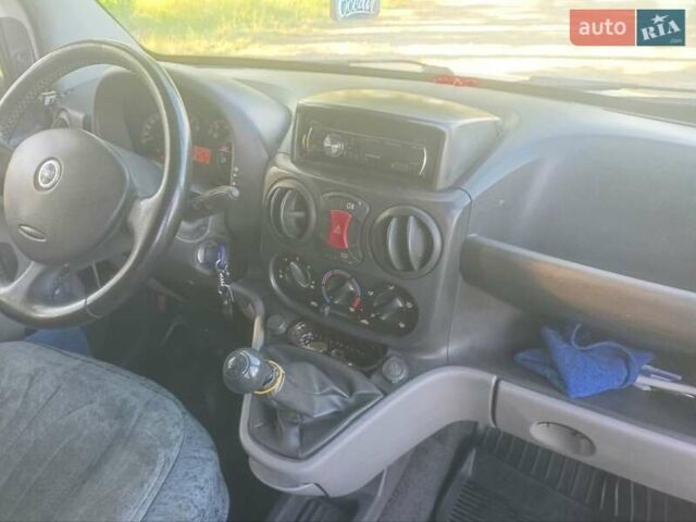 Белый Фиат Добло, объемом двигателя 1.3 л и пробегом 311 тыс. км за 3750 $, фото 12 на Automoto.ua
