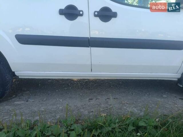 Белый Фиат Добло, объемом двигателя 1.3 л и пробегом 311 тыс. км за 3750 $, фото 9 на Automoto.ua