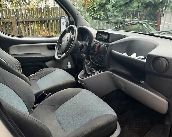 Белый Фиат Добло, объемом двигателя 0 л и пробегом 280 тыс. км за 2550 $, фото 9 на Automoto.ua