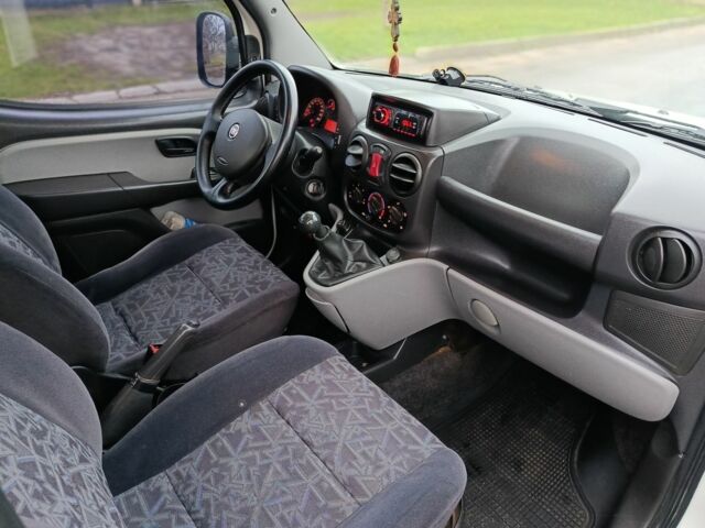 Белый Фиат Добло, объемом двигателя 1.9 л и пробегом 227 тыс. км за 4500 $, фото 13 на Automoto.ua