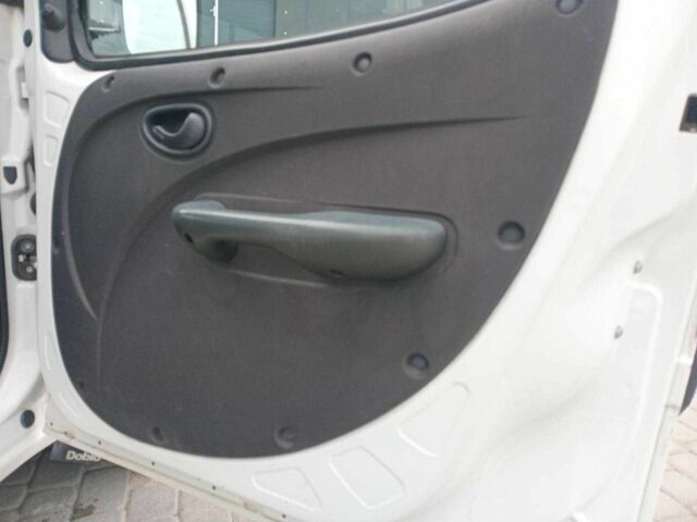 Білий Фіат Добло, об'ємом двигуна 1.4 л та пробігом 270 тис. км за 4790 $, фото 18 на Automoto.ua