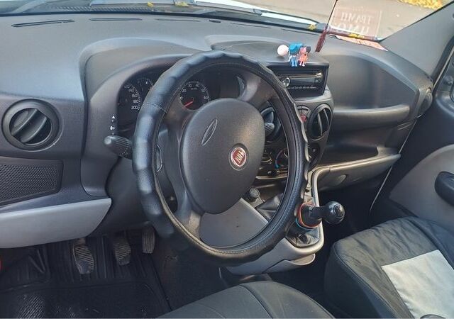 Білий Фіат Добло, об'ємом двигуна 1.2 л та пробігом 206 тис. км за 4300 $, фото 3 на Automoto.ua