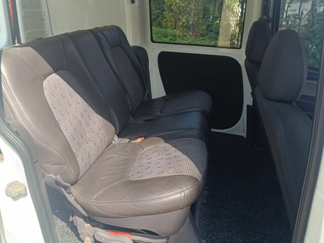 Белый Фиат Добло, объемом двигателя 1.9 л и пробегом 248 тыс. км за 5200 $, фото 12 на Automoto.ua