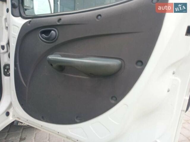 Білий Фіат Добло, об'ємом двигуна 1.4 л та пробігом 270 тис. км за 4790 $, фото 20 на Automoto.ua
