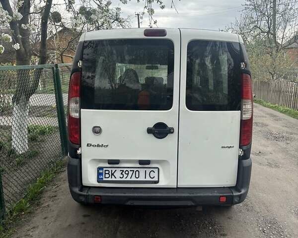 Білий Фіат Добло, об'ємом двигуна 1.9 л та пробігом 293 тис. км за 4500 $, фото 1 на Automoto.ua