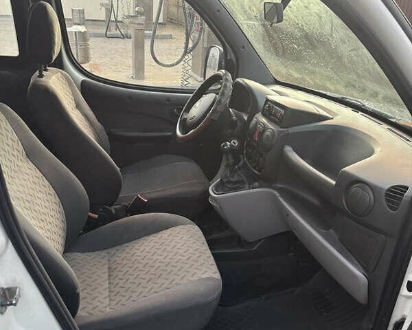 Белый Фиат Добло, объемом двигателя 1.25 л и пробегом 325 тыс. км за 3350 $, фото 8 на Automoto.ua