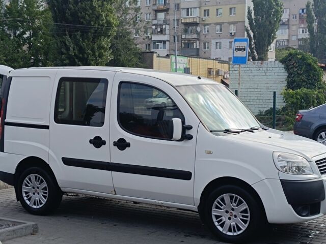 Белый Фиат Добло, объемом двигателя 1.9 л и пробегом 248 тыс. км за 5200 $, фото 5 на Automoto.ua