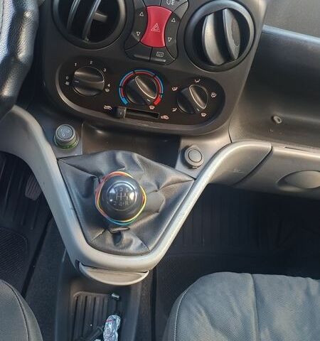 Білий Фіат Добло, об'ємом двигуна 1.2 л та пробігом 206 тис. км за 4300 $, фото 4 на Automoto.ua