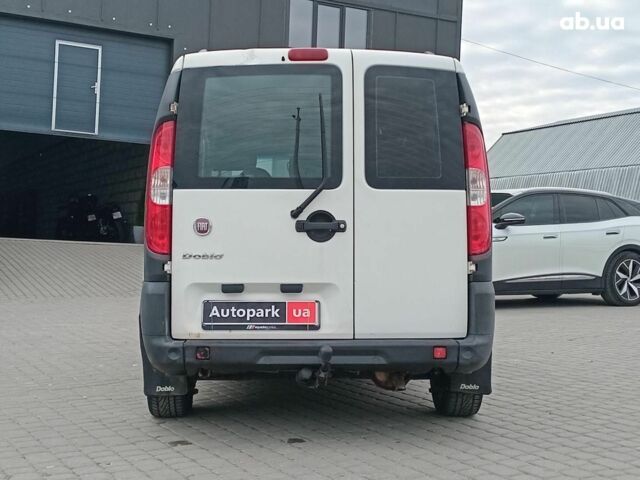 Белый Фиат Добло, объемом двигателя 1.4 л и пробегом 270 тыс. км за 4790 $, фото 4 на Automoto.ua