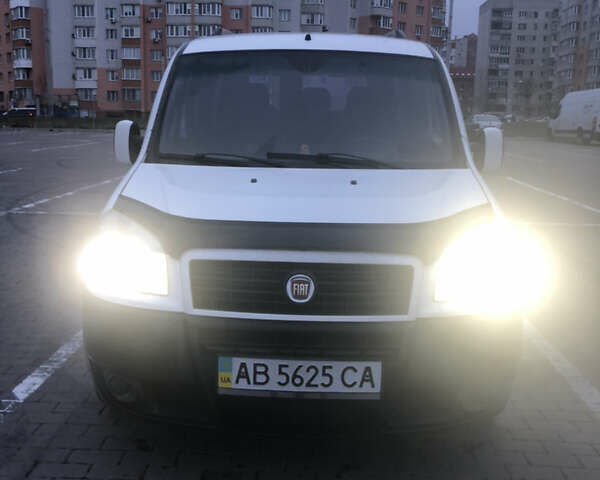 Белый Фиат Добло, объемом двигателя 1.3 л и пробегом 266 тыс. км за 5200 $, фото 1 на Automoto.ua