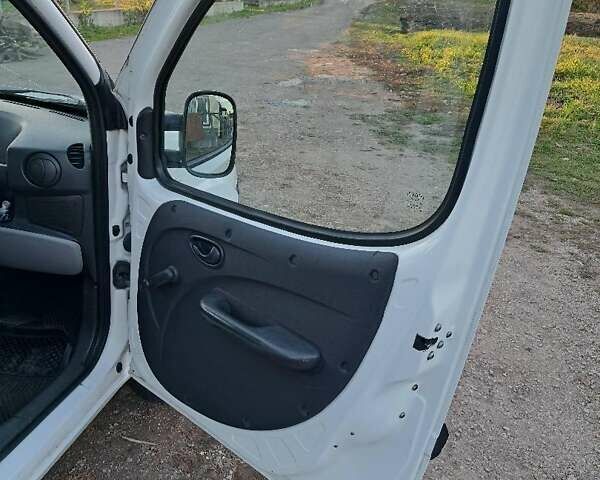 Белый Фиат Добло, объемом двигателя 1.37 л и пробегом 360 тыс. км за 5750 $, фото 6 на Automoto.ua