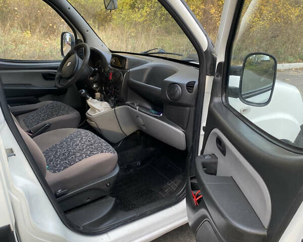 Білий Фіат Добло, об'ємом двигуна 1.9 л та пробігом 250 тис. км за 4500 $, фото 9 на Automoto.ua