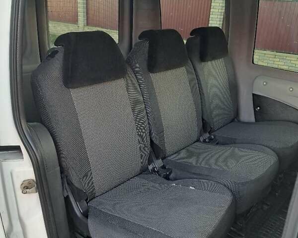 Белый Фиат Добло, объемом двигателя 1.37 л и пробегом 360 тыс. км за 5750 $, фото 9 на Automoto.ua