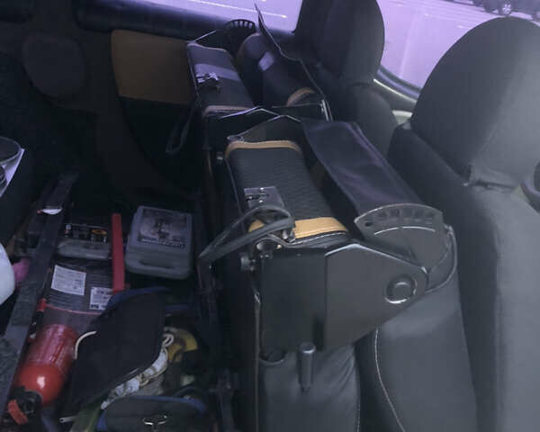 Белый Фиат Добло, объемом двигателя 1.3 л и пробегом 266 тыс. км за 5200 $, фото 22 на Automoto.ua