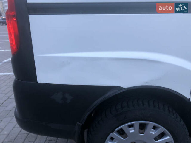 Белый Фиат Добло, объемом двигателя 1.3 л и пробегом 266 тыс. км за 5200 $, фото 27 на Automoto.ua