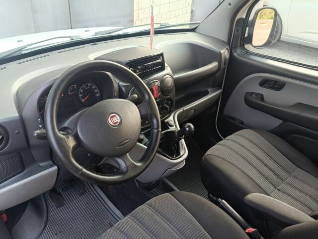 Белый Фиат Добло, объемом двигателя 1.9 л и пробегом 248 тыс. км за 5200 $, фото 10 на Automoto.ua