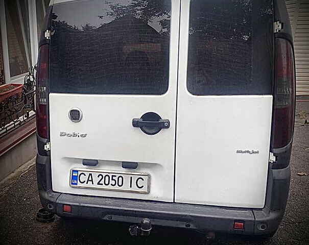 Белый Фиат Добло, объемом двигателя 1.25 л и пробегом 325 тыс. км за 5500 $, фото 5 на Automoto.ua