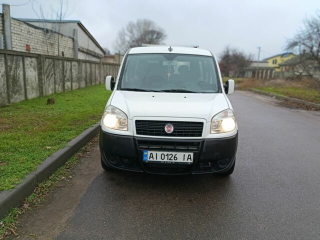Белый Фиат Добло, объемом двигателя 1.9 л и пробегом 227 тыс. км за 4500 $, фото 1 на Automoto.ua