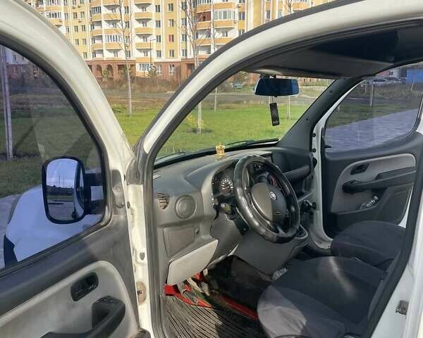 Белый Фиат Добло, объемом двигателя 1.6 л и пробегом 313 тыс. км за 4200 $, фото 5 на Automoto.ua