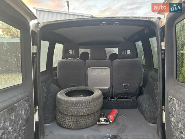 Белый Фиат Добло, объемом двигателя 1.25 л и пробегом 325 тыс. км за 3450 $, фото 16 на Automoto.ua