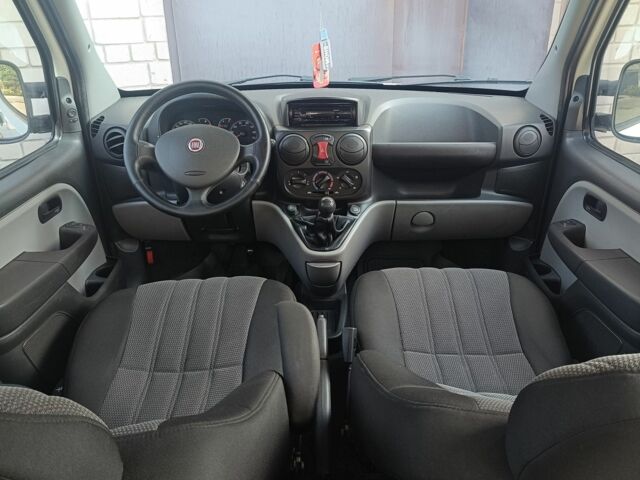 Белый Фиат Добло, объемом двигателя 1.9 л и пробегом 248 тыс. км за 5200 $, фото 6 на Automoto.ua