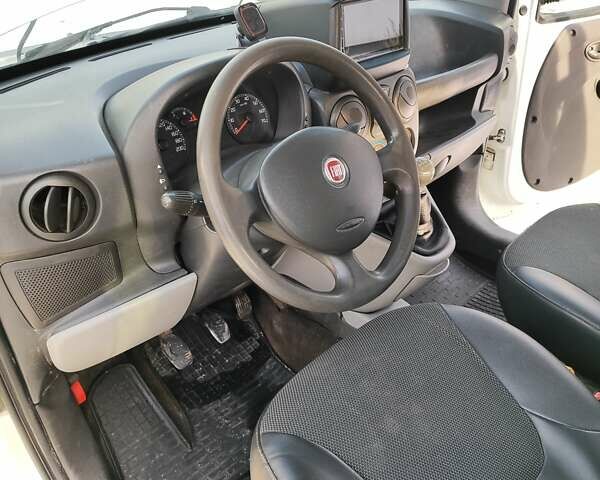 Білий Фіат Добло, об'ємом двигуна 1.4 л та пробігом 280 тис. км за 4200 $, фото 5 на Automoto.ua