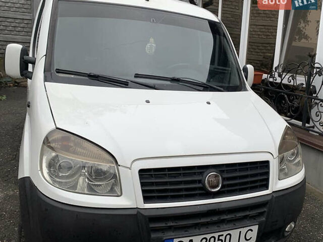 Белый Фиат Добло, объемом двигателя 1.25 л и пробегом 325 тыс. км за 5500 $, фото 1 на Automoto.ua