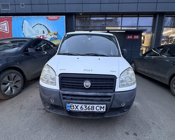 Белый Фиат Добло, объемом двигателя 1.4 л и пробегом 270 тыс. км за 2900 $, фото 1 на Automoto.ua