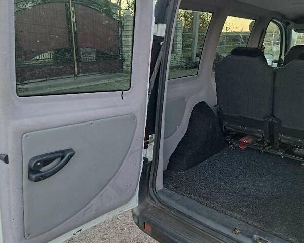 Белый Фиат Добло, объемом двигателя 1.37 л и пробегом 360 тыс. км за 5750 $, фото 15 на Automoto.ua