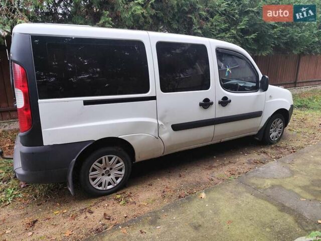 Белый Фиат Добло, объемом двигателя 1.91 л и пробегом 251 тыс. км за 5500 $, фото 5 на Automoto.ua