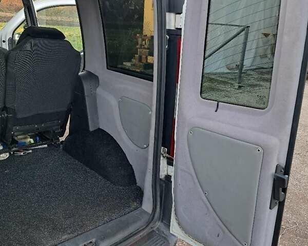 Белый Фиат Добло, объемом двигателя 1.37 л и пробегом 360 тыс. км за 5750 $, фото 16 на Automoto.ua