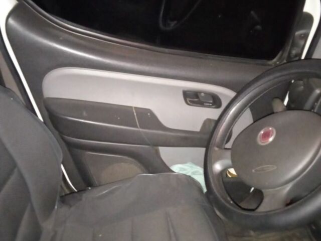 Белый Фиат Добло, объемом двигателя 1.6 л и пробегом 245 тыс. км за 4100 $, фото 4 на Automoto.ua