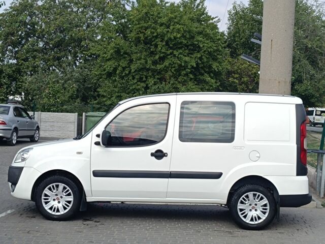 Белый Фиат Добло, объемом двигателя 1.9 л и пробегом 248 тыс. км за 5200 $, фото 4 на Automoto.ua