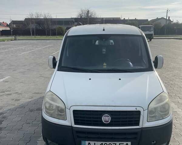 Белый Фиат Добло, объемом двигателя 1.6 л и пробегом 313 тыс. км за 4200 $, фото 3 на Automoto.ua