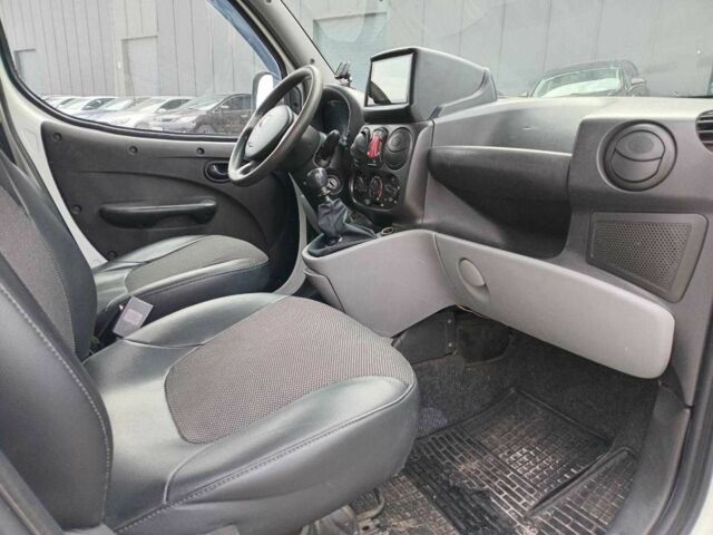 Білий Фіат Добло, об'ємом двигуна 1.4 л та пробігом 270 тис. км за 4790 $, фото 20 на Automoto.ua