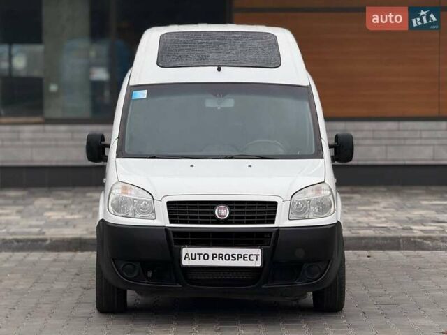 Белый Фиат Добло, объемом двигателя 1.3 л и пробегом 283 тыс. км за 5200 $, фото 1 на Automoto.ua