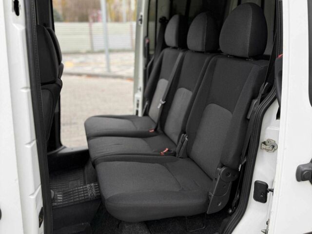 Белый Фиат Добло, объемом двигателя 1.3 л и пробегом 283 тыс. км за 5200 $, фото 12 на Automoto.ua