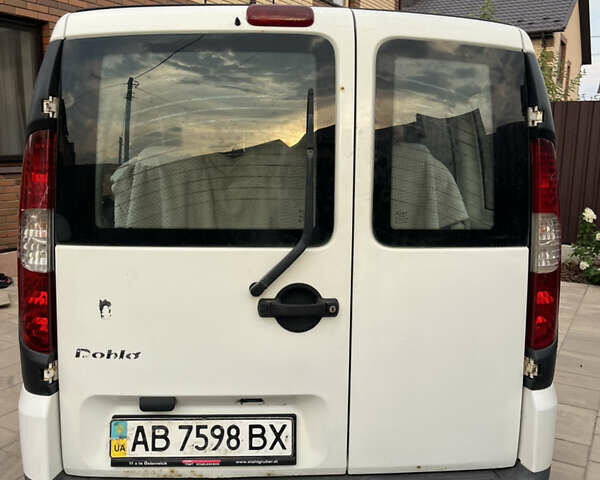 Белый Фиат Добло, объемом двигателя 1.9 л и пробегом 80 тыс. км за 4199 $, фото 6 на Automoto.ua