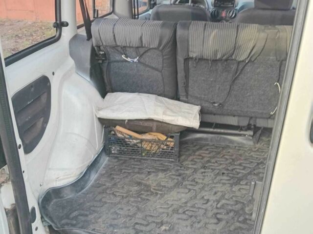 Білий Фіат Добло, об'ємом двигуна 1.4 л та пробігом 177 тис. км за 4639 $, фото 7 на Automoto.ua