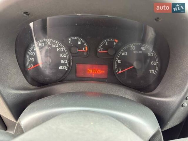 Белый Фиат Добло, объемом двигателя 1.3 л и пробегом 283 тыс. км за 5200 $, фото 10 на Automoto.ua